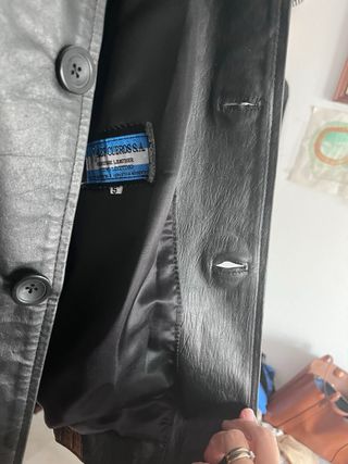 Cazadora de cuero negra