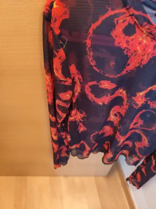 Camiseta Bershka M/38/10 Malla Estampada