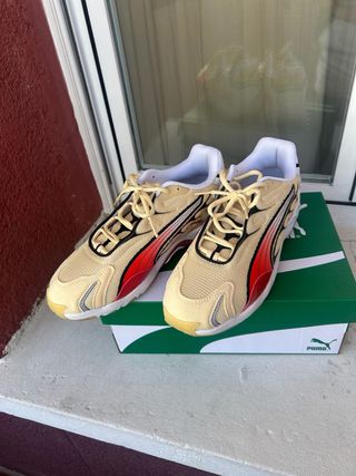Zapatillas Puma Beige y Rojo