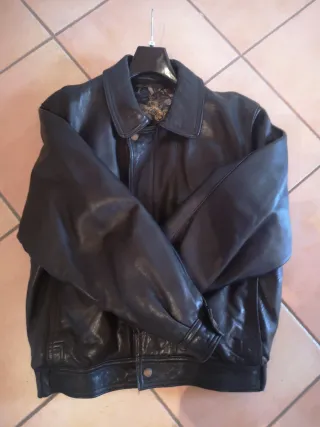 Bomber in pelle nero