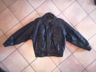 Bomber in pelle nero