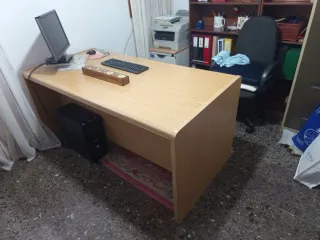 Mesa de despacho grande