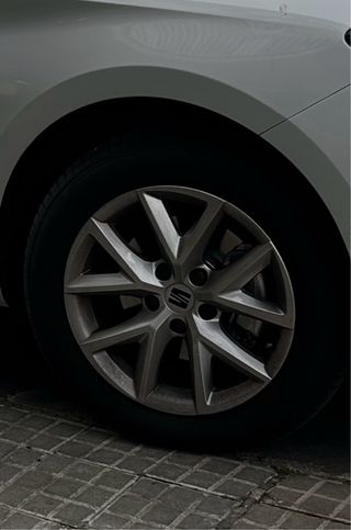 4 Llantas 16 pulgadas Seat con neumático 205 55