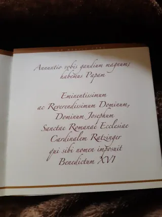 Francobolli Benedetto XVI Incoronazione