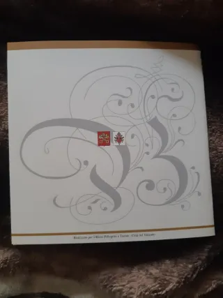 Francobolli Benedetto XVI Incoronazione