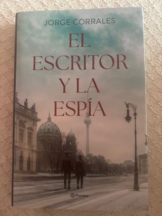 El escritor y la espía