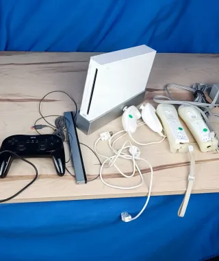 Consola Nintendo Wii + Juegos y Accesorios