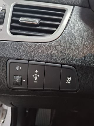 HYUNDAI Elantra 1.6 MPI GLS 132CV Tecno