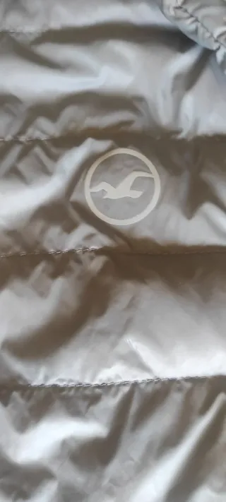 Chaqueta plumón gris Hollister