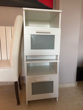 Mesitas de noche y lámparas