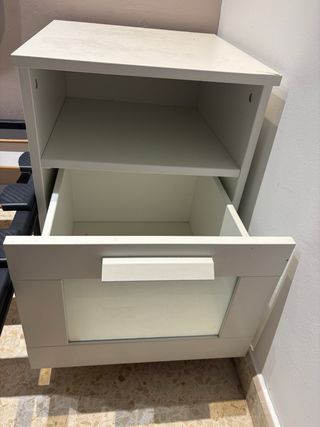 Mesitas de noche y lámparas