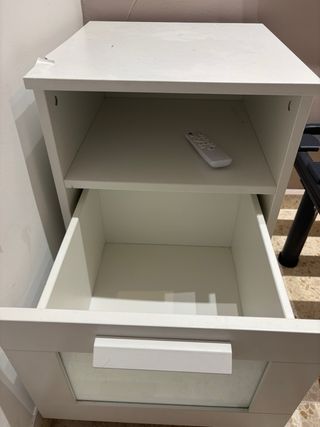 Mesitas de noche y lámparas