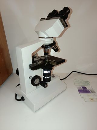 Microscopio Binocular PANAGOR con caja