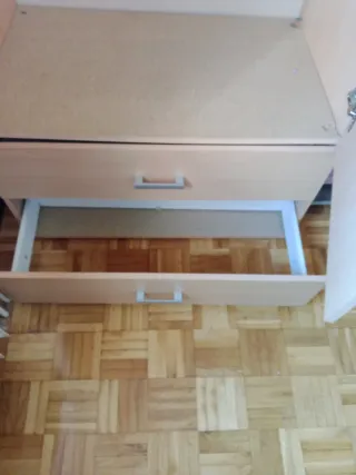 Armario de madera y metal