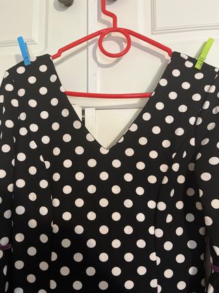 Traje de Flamenco Negro con Lunares Blancos