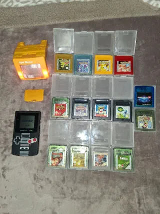 Game Boy Color + Lente d'ingrandimento + Giochi