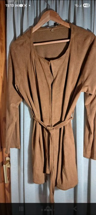 Chaquetón antelina troquelada camel