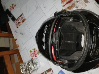 Casco de moto LS2 negro