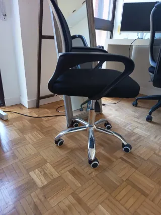 Silla de oficina con ruedas