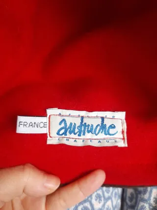 Sombrero azul marino con lazo