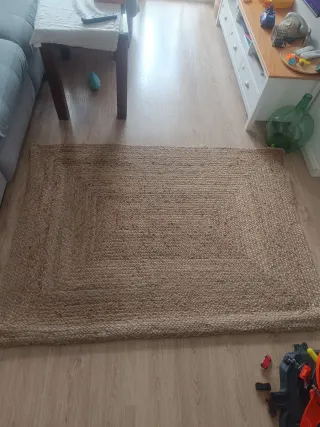 Alfombra de yute tejida
