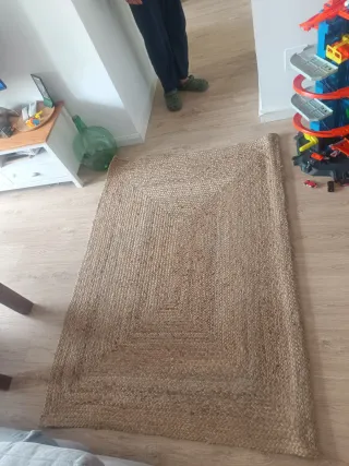 Alfombra de yute tejida