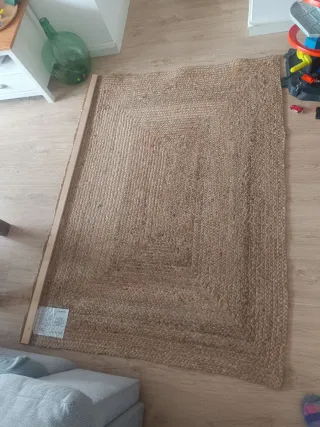 Alfombra de yute tejida