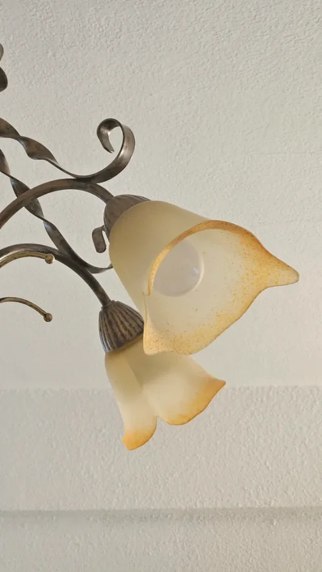 Lámpara de techo de tulipas