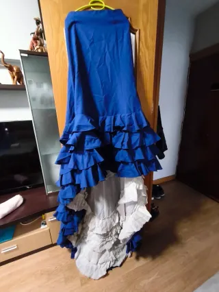 Bata de cola flamenca azul