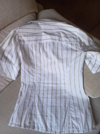 Camisa Zara rayas beige y blanca elástica