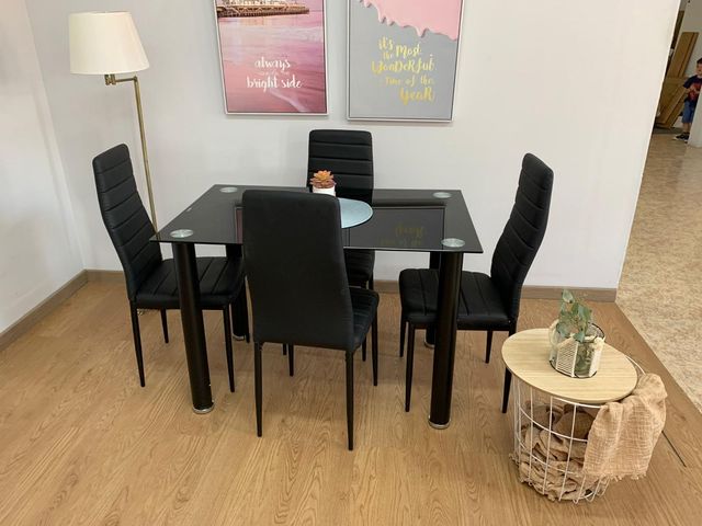 Mesa de Comedor de Cristal + 4 Sillas de Piel Sintética (110*70)