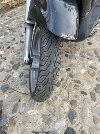 vendo Piaggio Beverly 125 Negra  Acepto el cambio