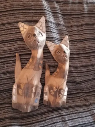 Figuras de Gatos de Madera Decorativas