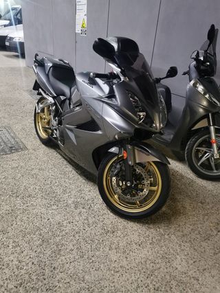 Honda VFR800 Gris