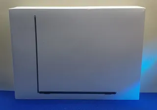 Portatile MacBook Air 15 M3 8GB RAM 256GB SSD 2024