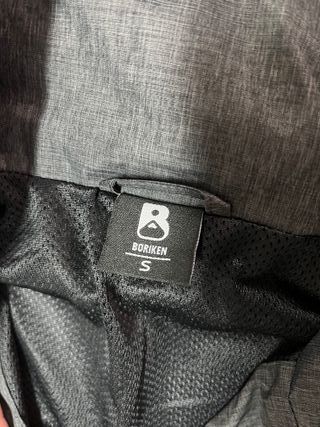 Cortavientos Boriken gris oscuro talla S Reflectan