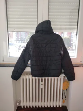 Abrigo de hombre ligero acolchado negro