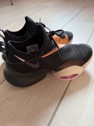 Scarpe sportive Nike SuperRep – NUOVE