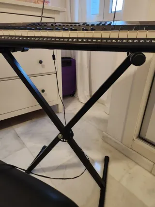 Teclado Alesis Melody 61 + banqueta