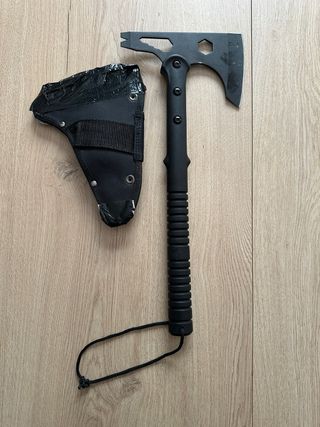 Hacha Táctica Ligera Mango Polímero