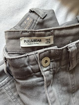 Pantalón cargo Pull&Bear gris Talla 36