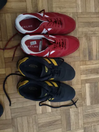 Zapatillas Kelme y TS rojas y negras