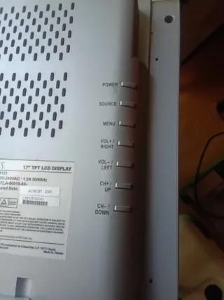 Monitor/TV Airis con altoparlanti inclusi nel monitor