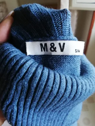 Abito pull azzurro con perline