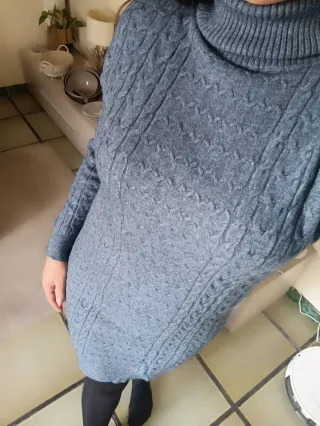 Abito pull azzurro con perline