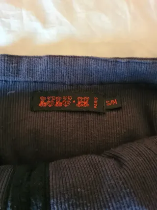 Vestido largo negro con diseño geométrico