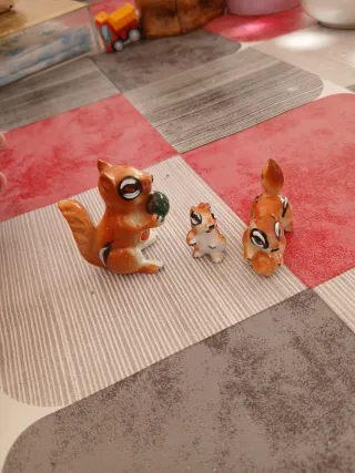 3 Figuras Ardillas Porcelana China Bone