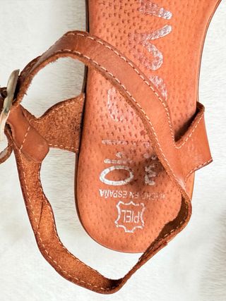Sandalias de piel marrón Talla 39
