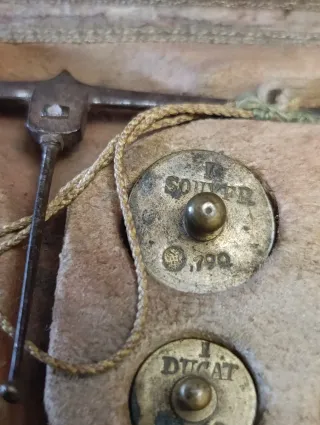 Balanza ponderales para monedas de oro 1789-1790