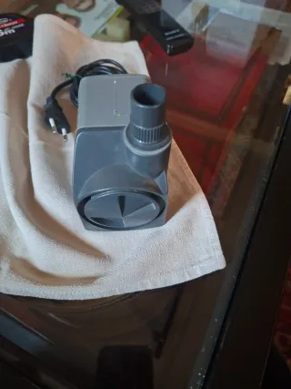 Bomba de agua externa (9.5x9.5x7.5)